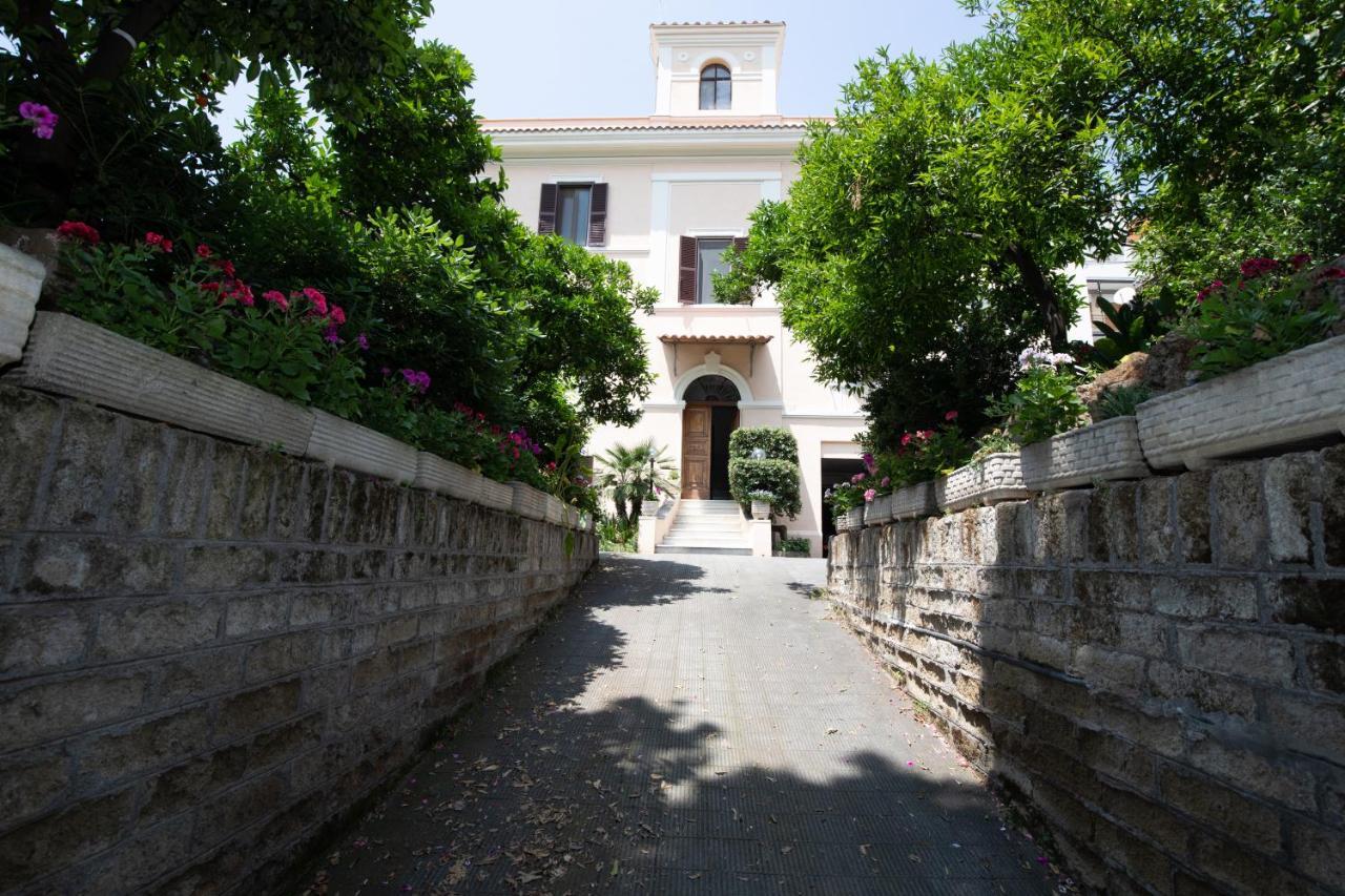 Domus Cordara - Splendido Appartamento Nel Verde ローマ エクステリア 写真