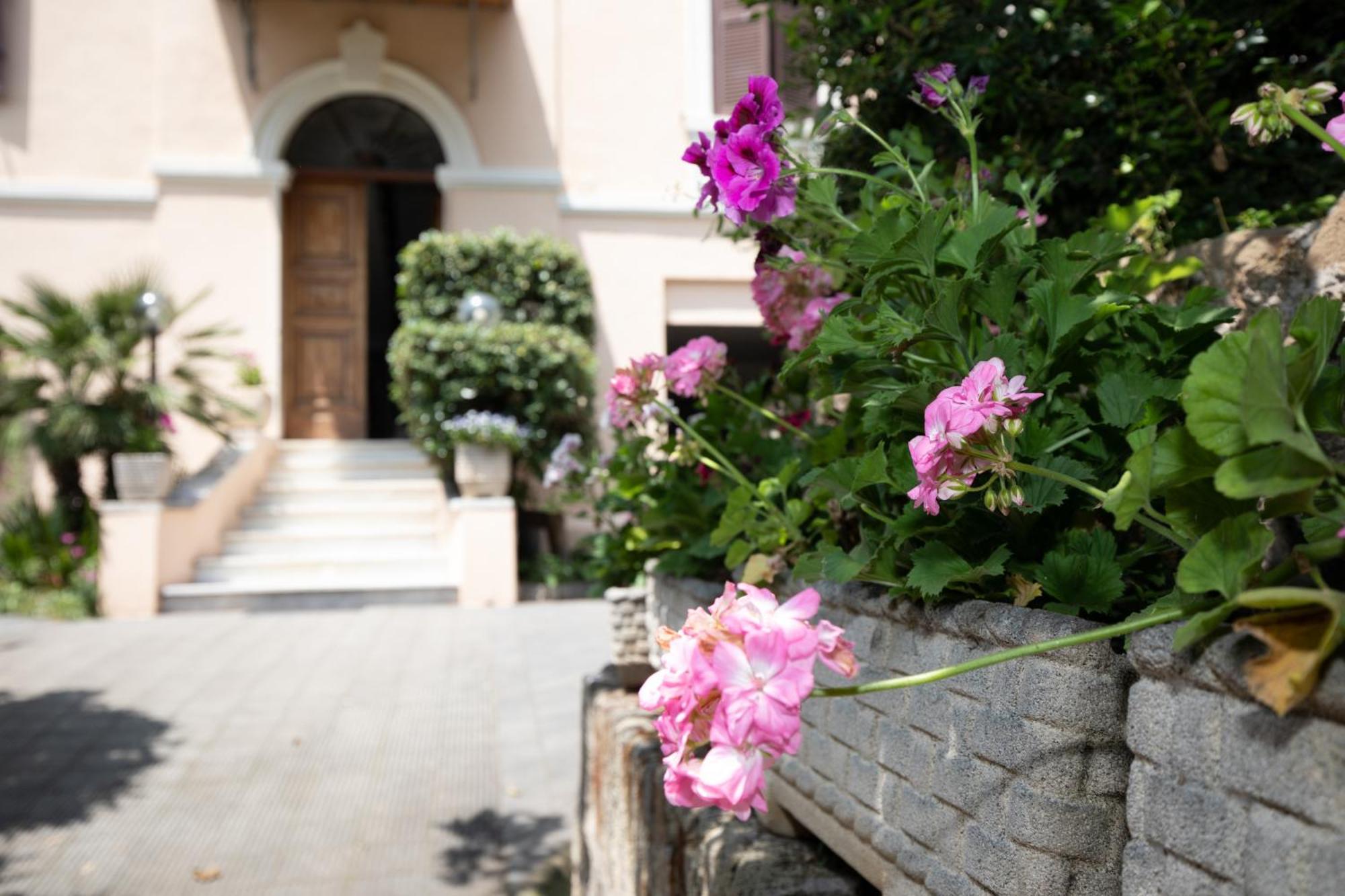 Domus Cordara - Splendido Appartamento Nel Verde ローマ エクステリア 写真